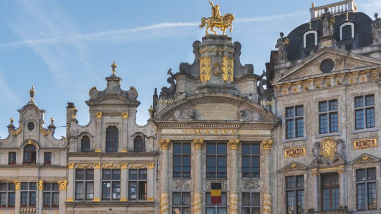 Zabytkowe kamienice na Grand-Place w Brukseli